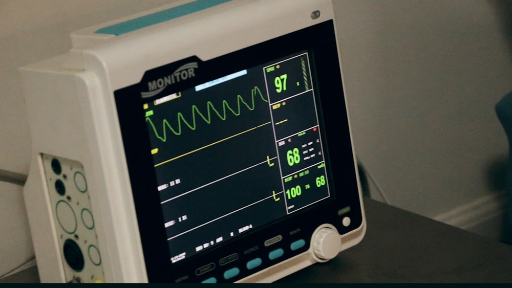 ECG heart monitor display